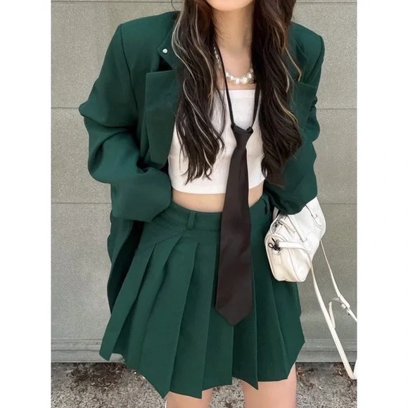 Blazer - Picture 3 of 5